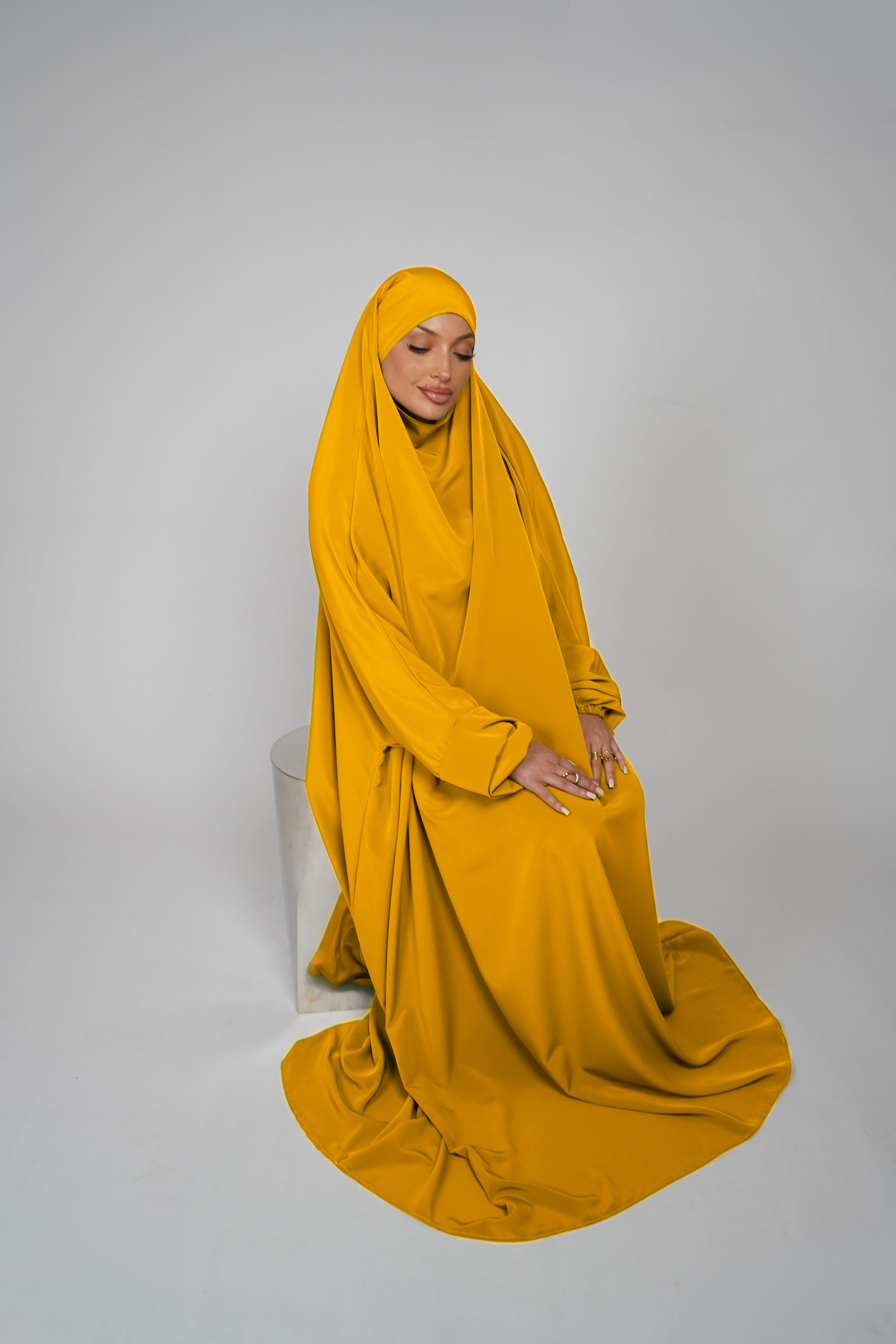 JILBEB UNE PIÈCE JAUNE